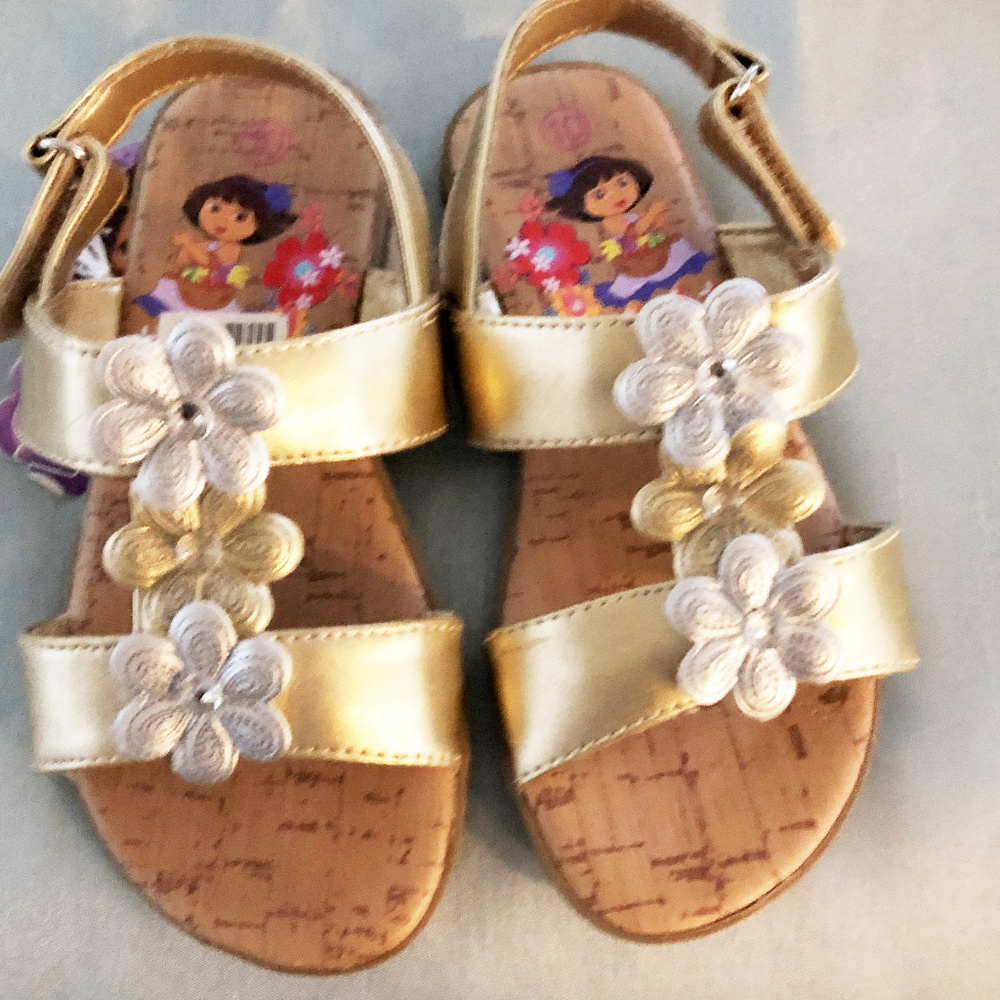 Sandals Dora the Explorer new toddler girls sizes 7.5M or 10M lights Nickelodeon